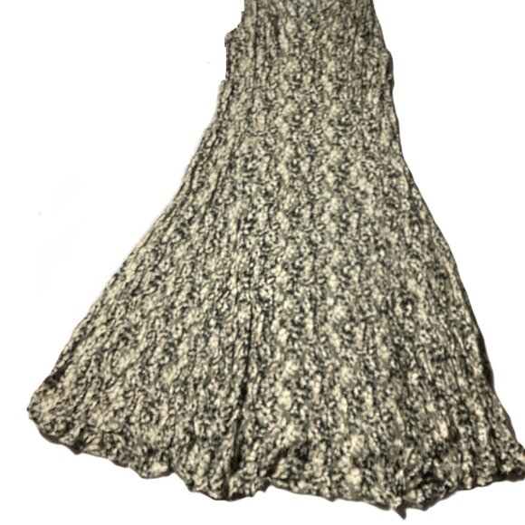 Woman Within: Sleeveless Smocked Camo Dress, Ruching For Comfort, Size 3X - Picture 3 of 9